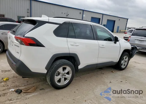 2021 Toyota Rav4 Xle z USA, uszkodzony, nr VIN 2T3W1RFV3MW120701